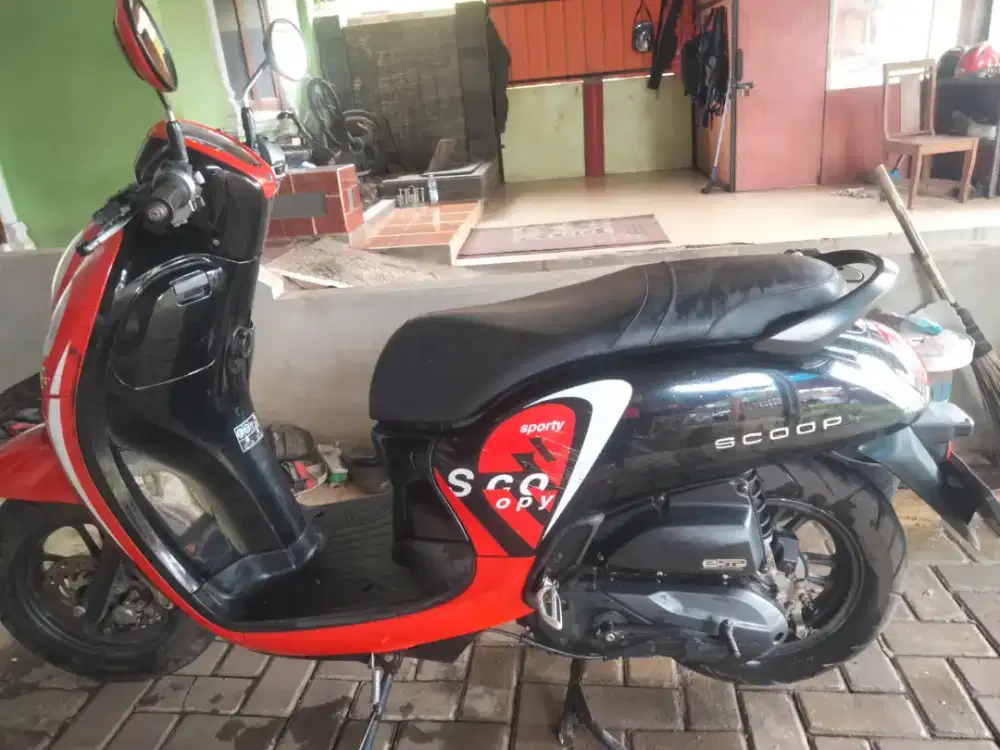 DIJUAL HONDA SCOOPY 2022 NEGO BANYAK DI RUMAH