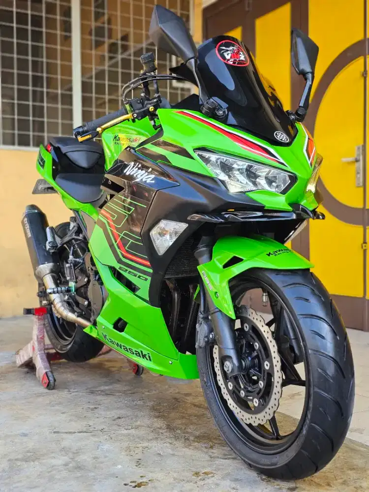 Kawasaki Ninja250 / Ninja 250 FI SE KRT 2018, Green Premium Metalic.