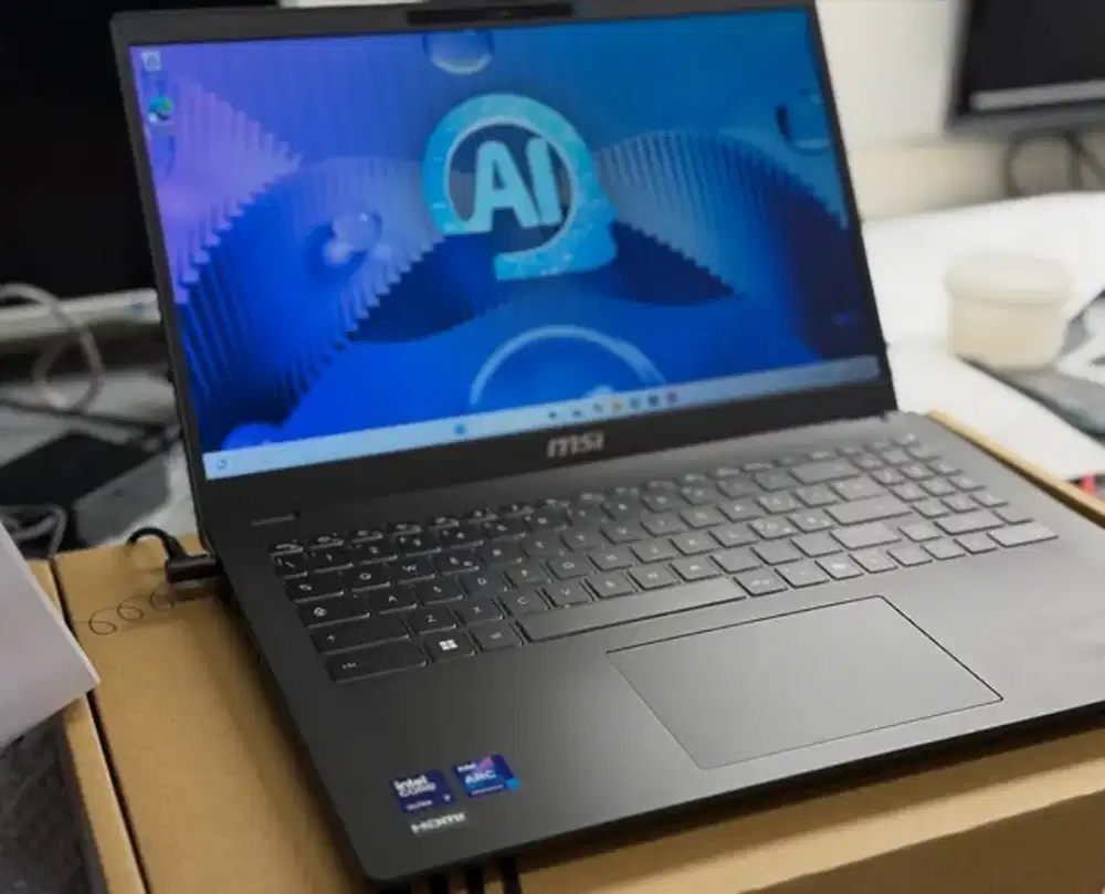 Laptop MSI Modern 15 H AI C1MOG Ultra 7 ARC Grafict Ram 16GB