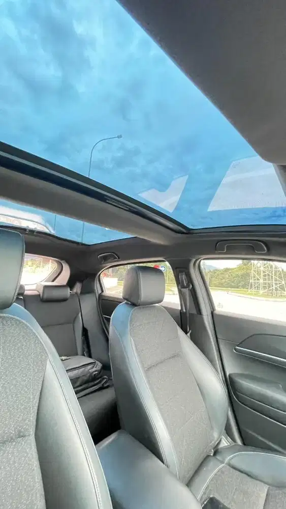 Honda HRV tipe SE Matic 2022 seperti baru.