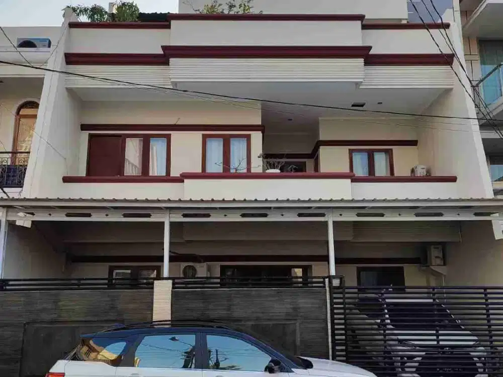 Dijual Rumah hdp selatan 3 lt, shm citra garden 2