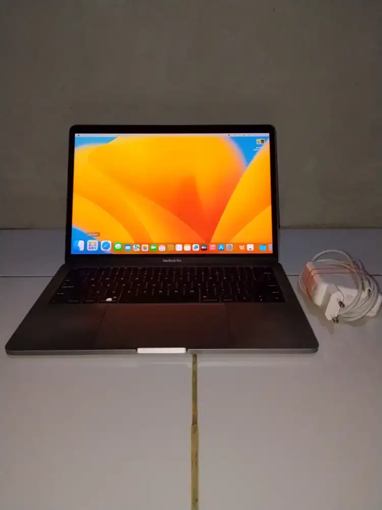 Macbook Pro 2017 8/256 Warna Space Grey