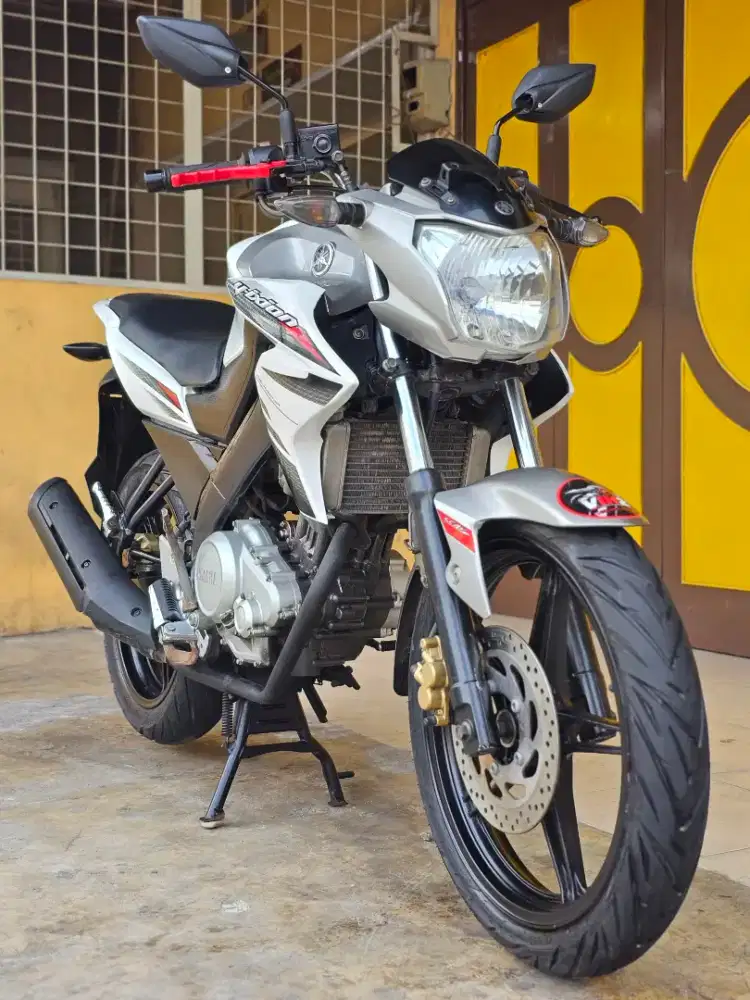 Yamaha Vixion / Vixion 150 Lightning 2014, White Premium Metalic.