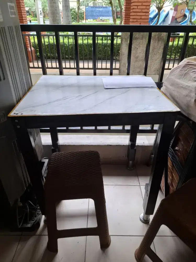 Jual meja kondisi apa adanya