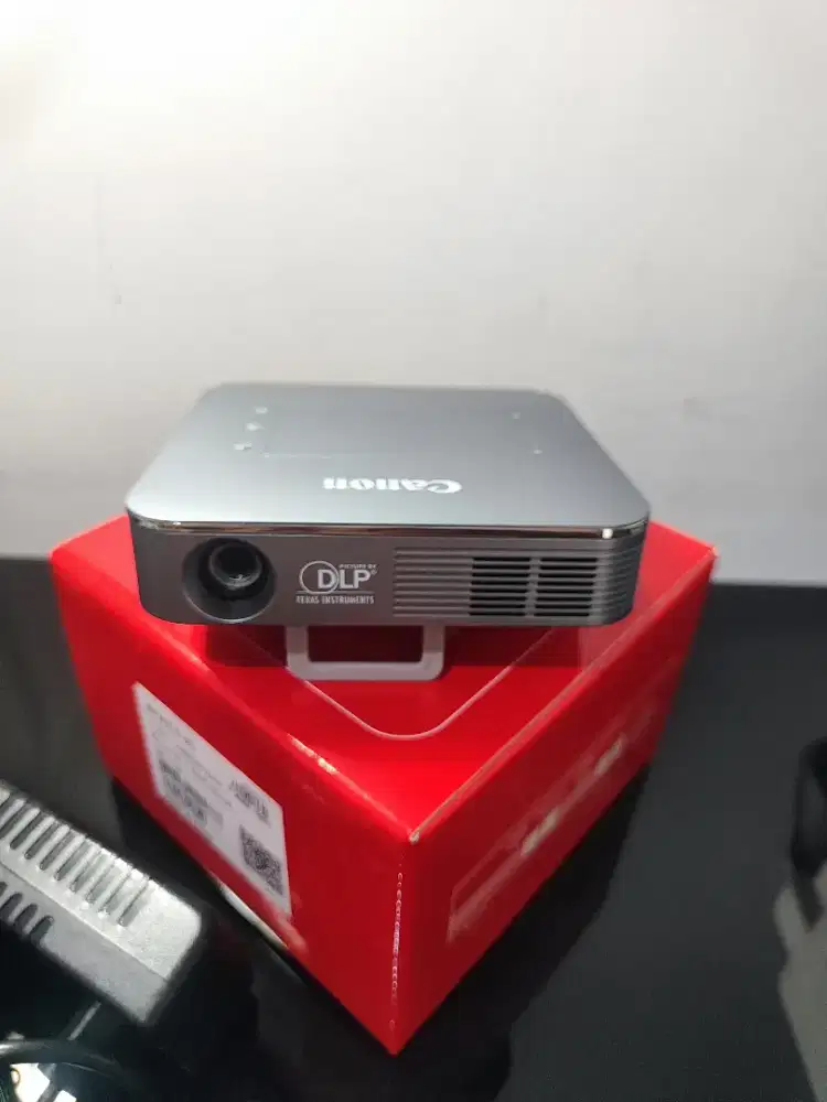 PROYEKTOR MINI PROJECTOR CANON MP250