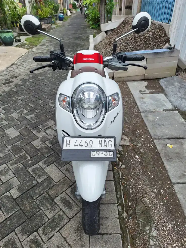 Scoopy 2020 plat w sda kondisi istimewa siap modik