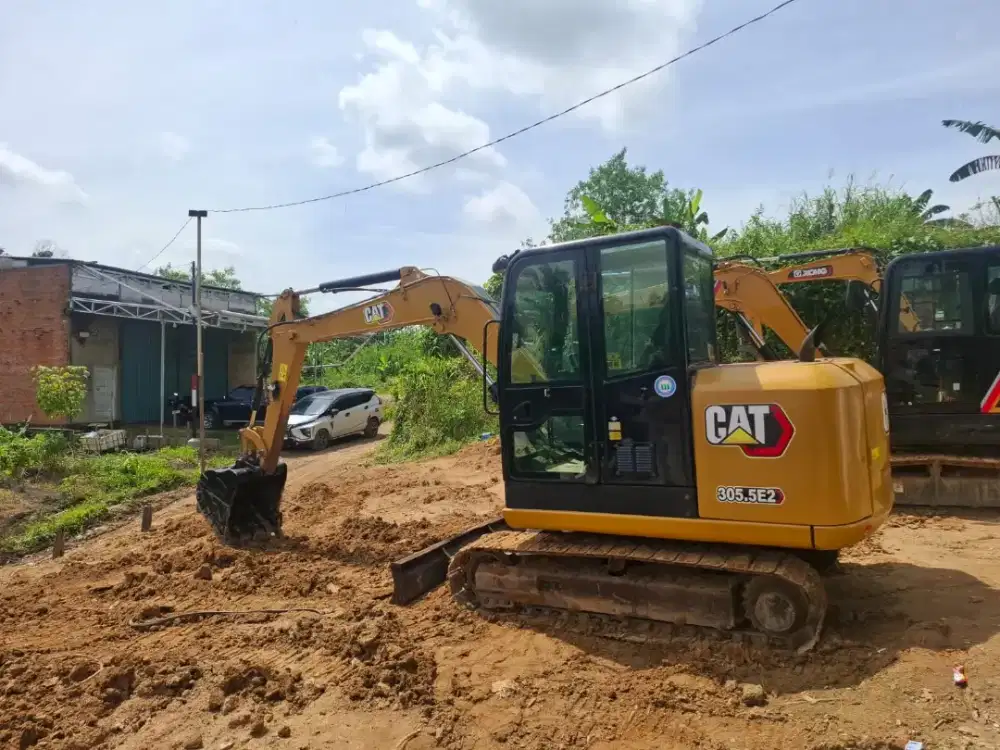 Excavator Mini CAT305.5E2 th 2020 harga 435jt NEGO