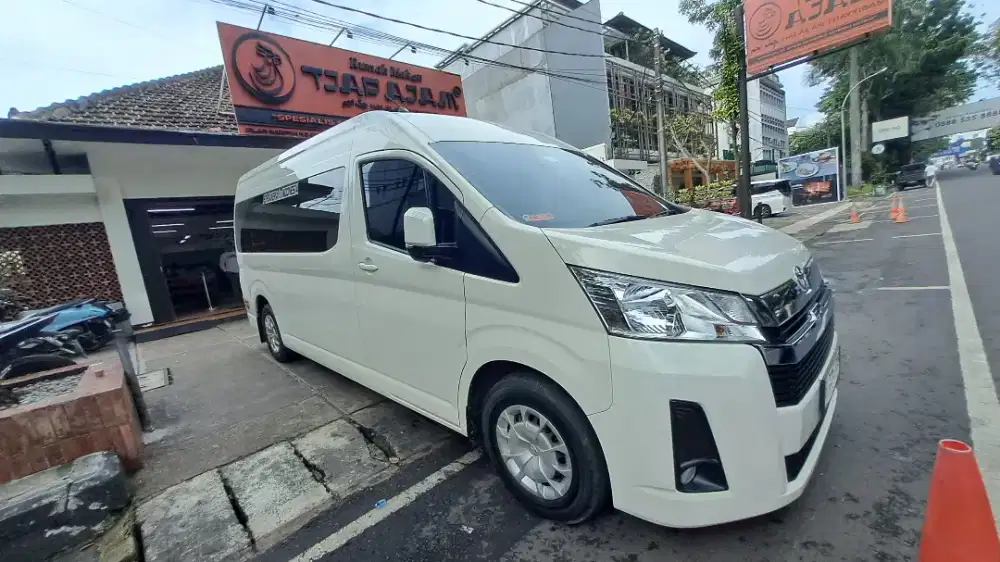 HIACE 14 SEAT/ORANG