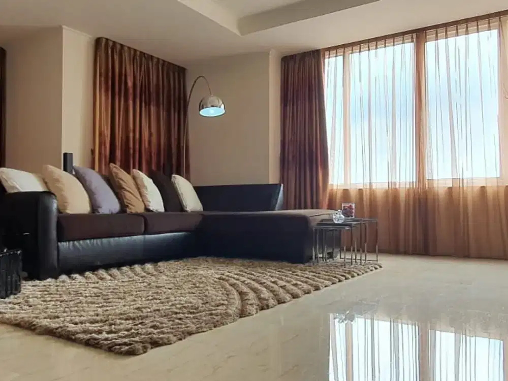 APARTEMEN FX SUDIRMAN PRIVATE LIFT 3 BR , GOOD FURNISHED