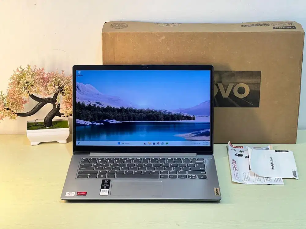 Lenovo IdeaPad Slim 1 AMD Athlon Silver 7120U RAM 8 GB SSD 256GB Mulus