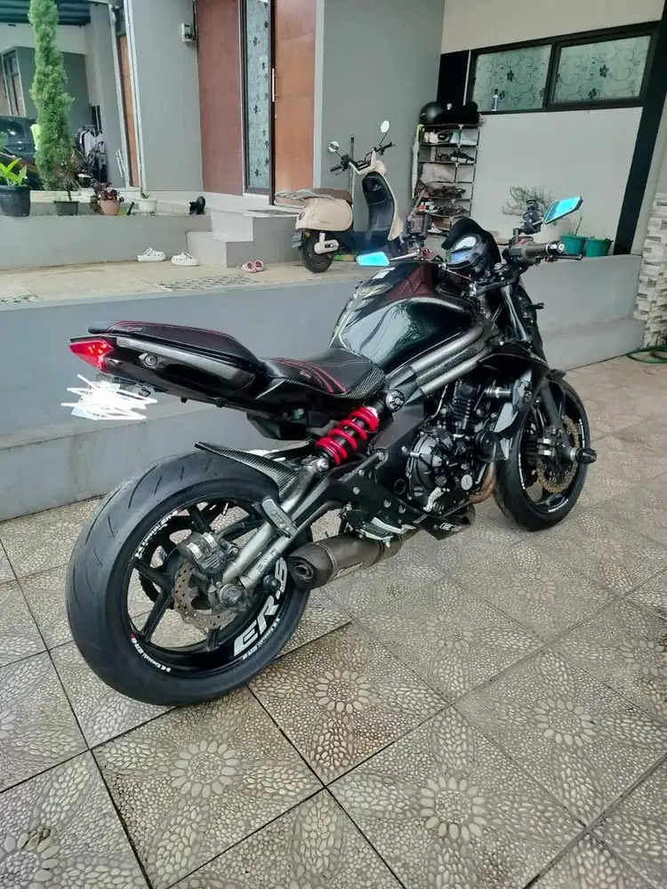 Dijual motor kawasaki ER 6N