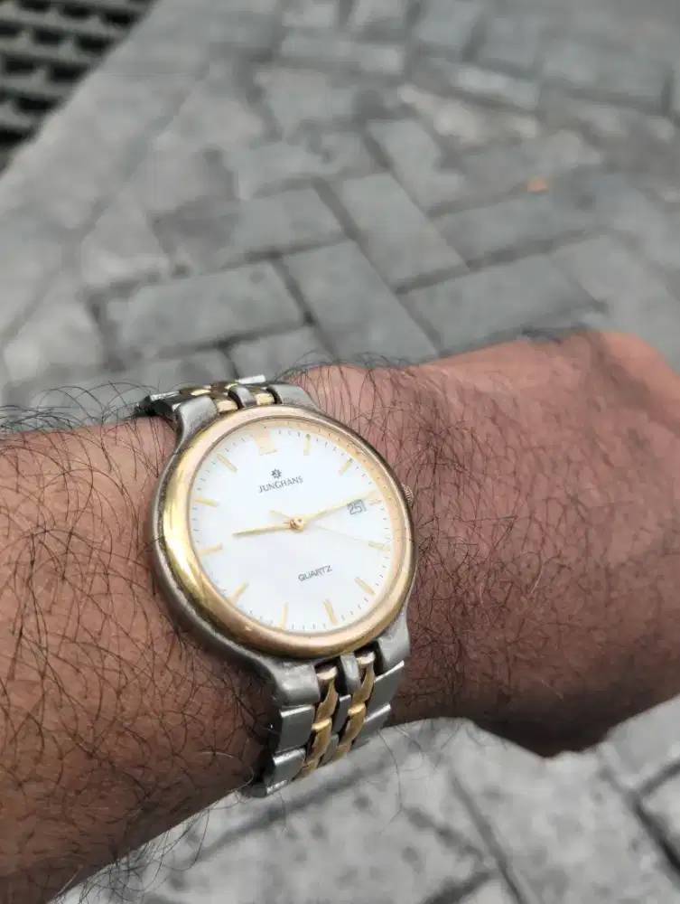 Jam tangan Junghans Quartz Swiss Eta