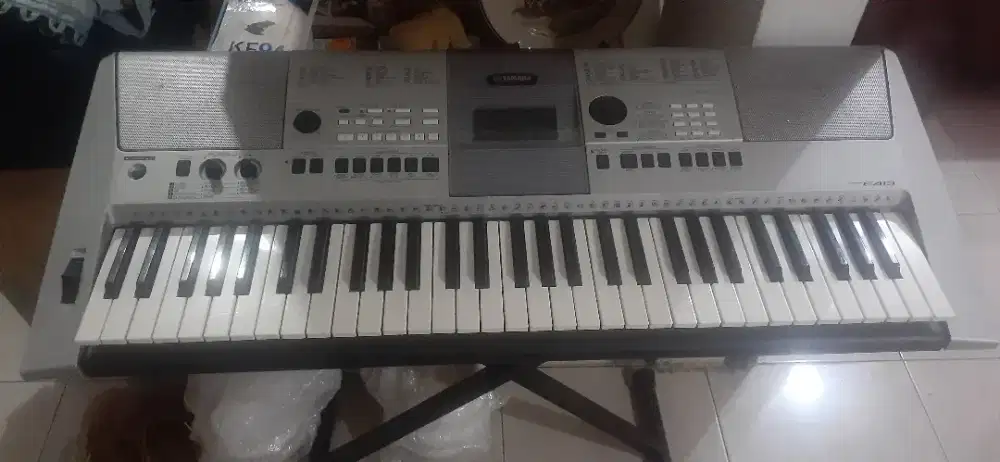 Keyboard Yamaha PSR E413