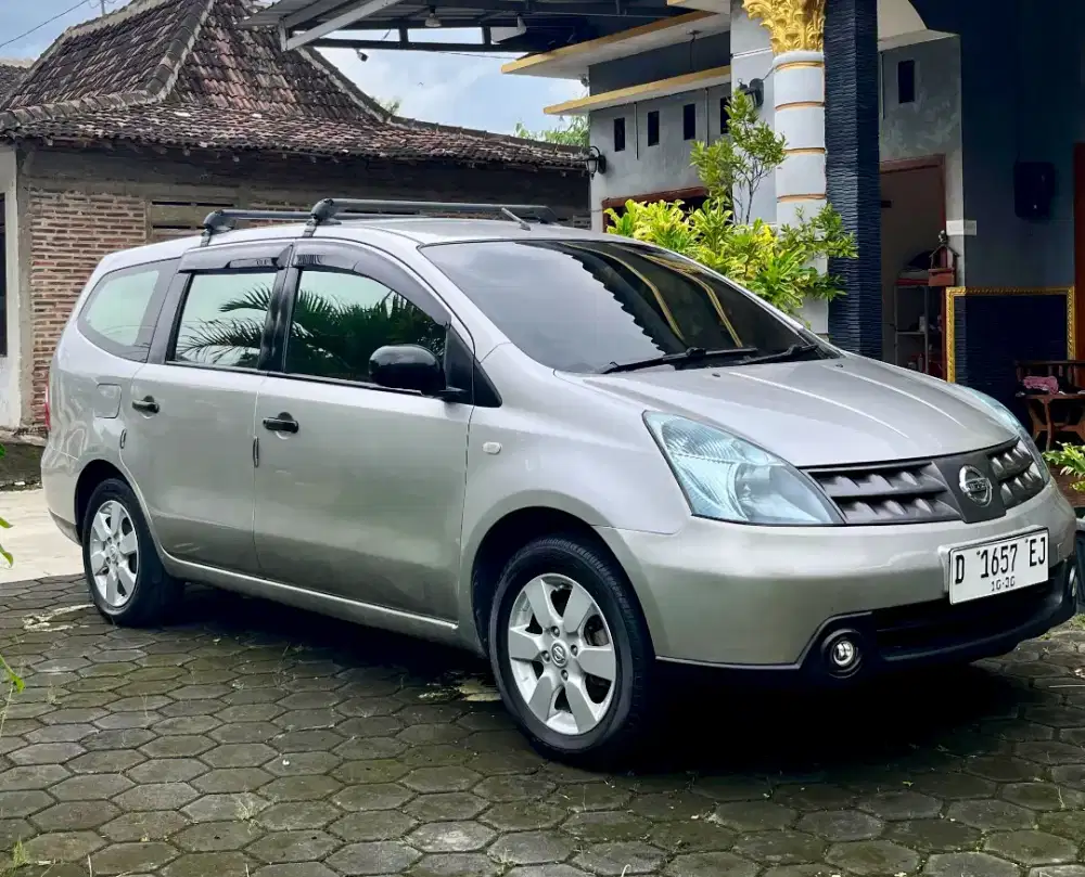 Grand Livina 2010 Mulus Luar Dalam