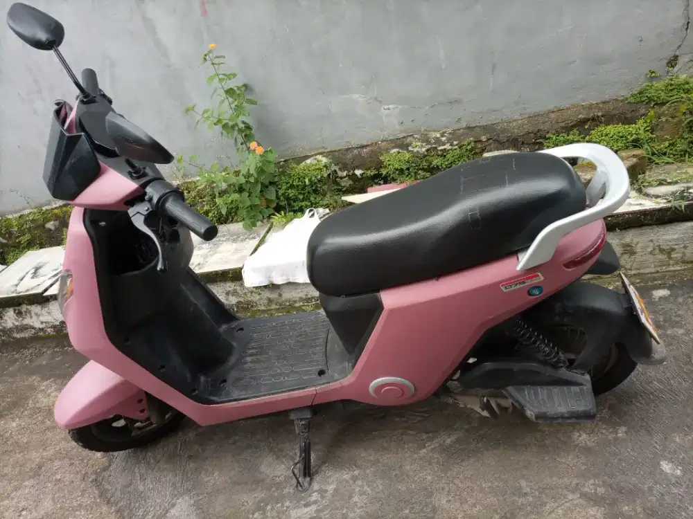 Sepeda listrik Uwinfly D75 pink