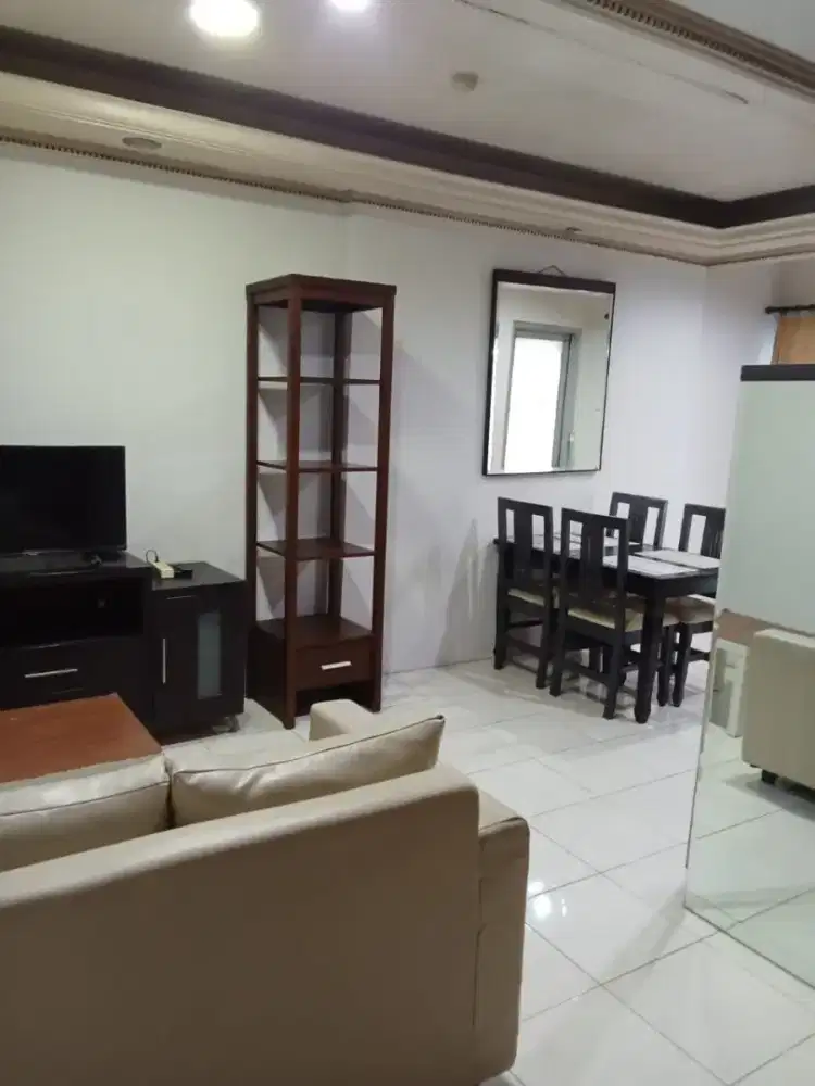 DI SEWAKAN APARTEMEN SUDIRMAN PARK 2 KAMAR FURNISH NEGO