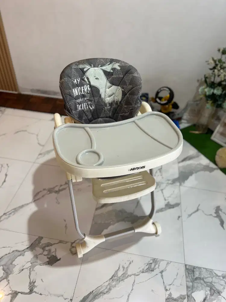 Babydoes kursi makan