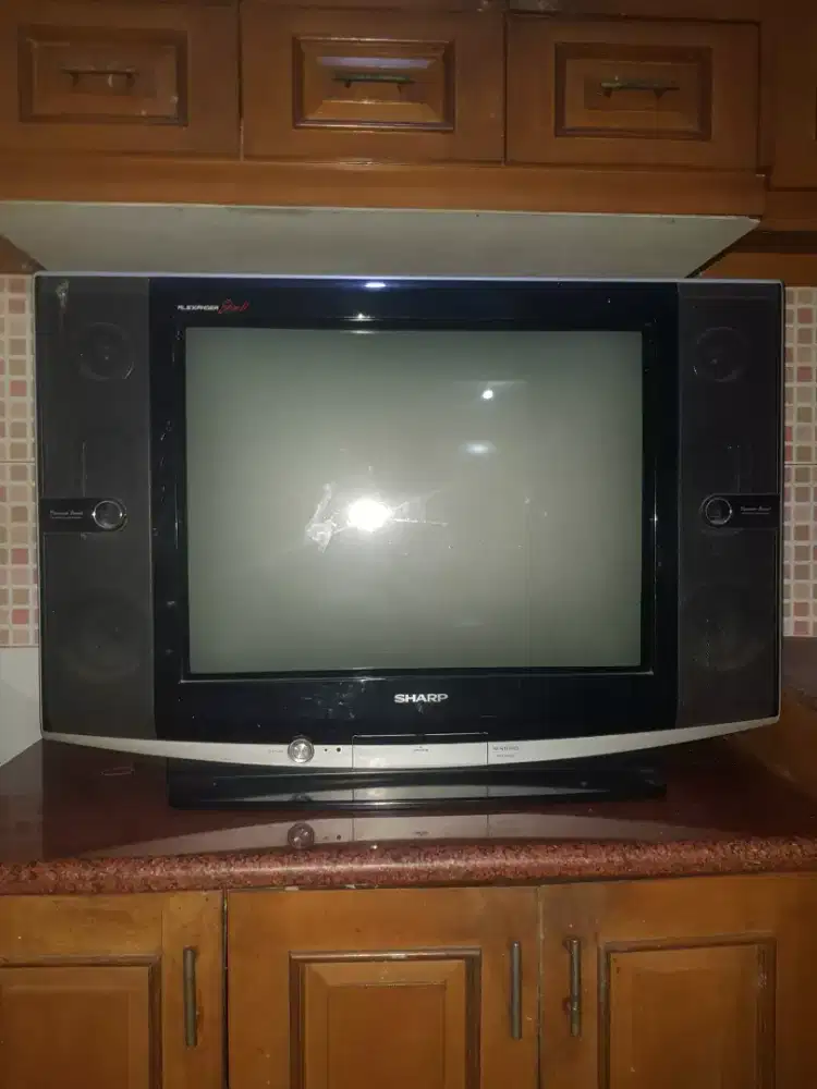 Tv 29in sHARP ALEXANDER