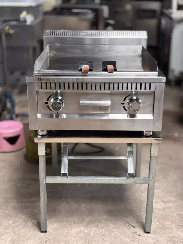 TEPPANYAKI/ COUNTERTOP GAS PLAT GRIDDLE

Merk Getra
Ukuran 62x70x85