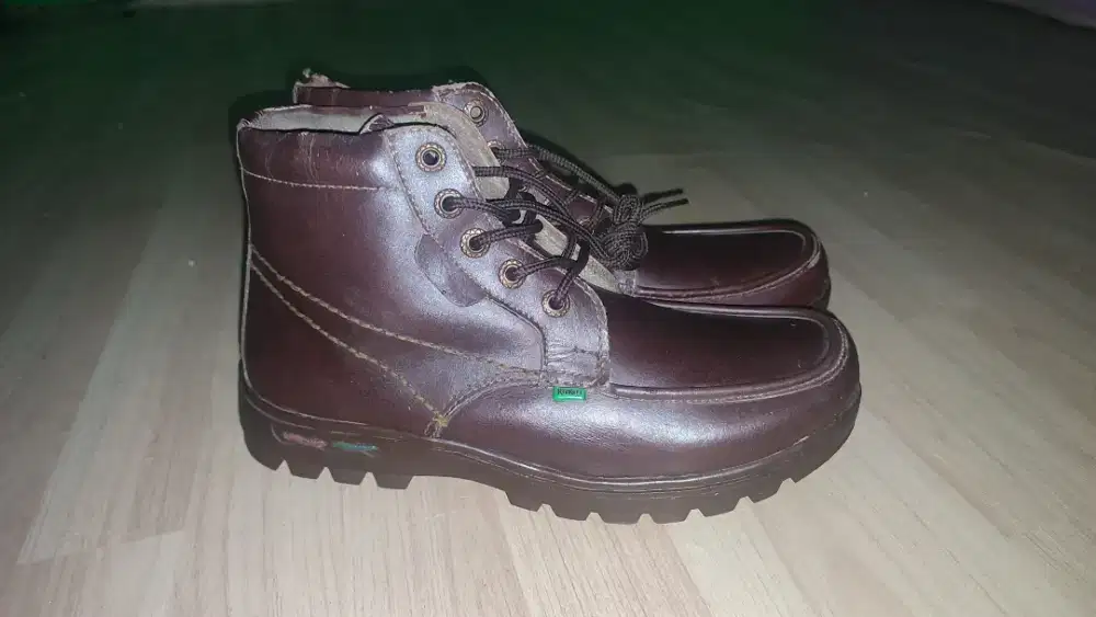 Sepatu boots casual