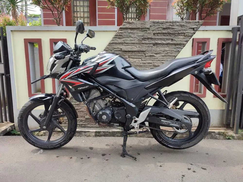 CB 150R TAHUN 2013 MURMER