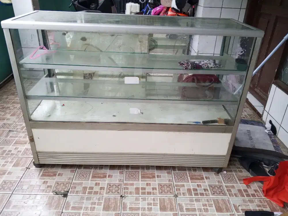 Dijual etalase second