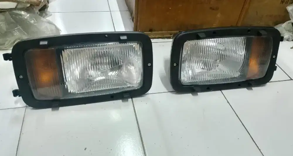 Head Lamp Beiben Truck (L/R) – Lampu Utama Truk Heavy Duty