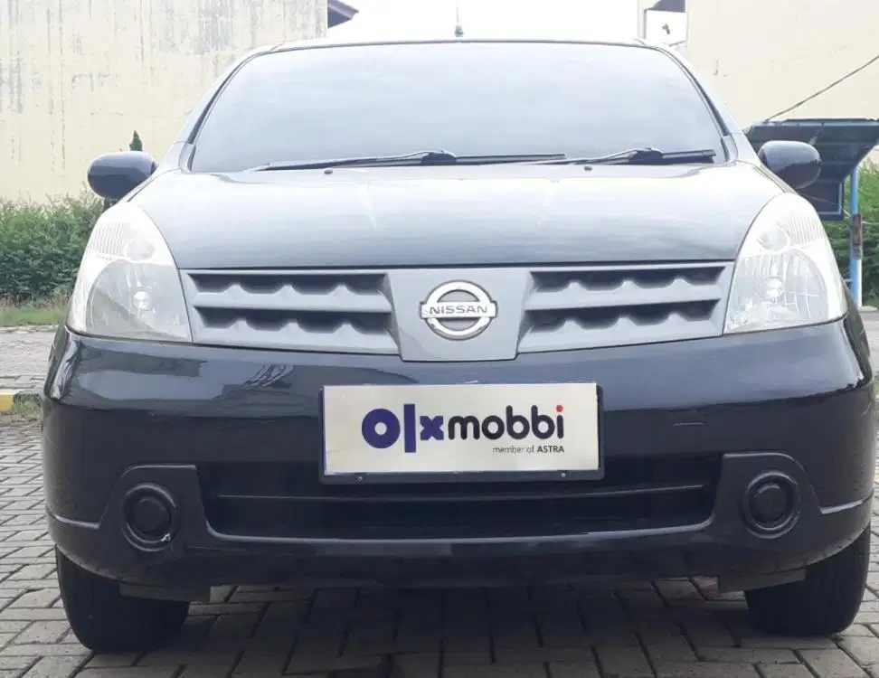 TERMURAH Nissan Grand livina 1.5 XV Bensin-AT Hitam 2010