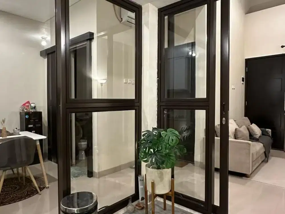 RUMAH DENGAN INDOOR GARDEN DI PAMULANG