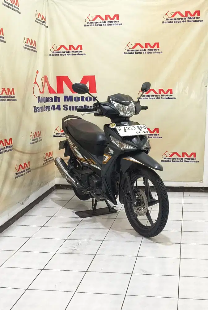 Honda supra x 125 fi Tahun 2024 warna hitam