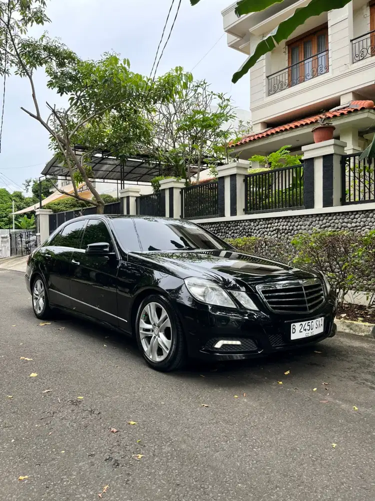 Mercedes-Benz E300 2010 Bensin