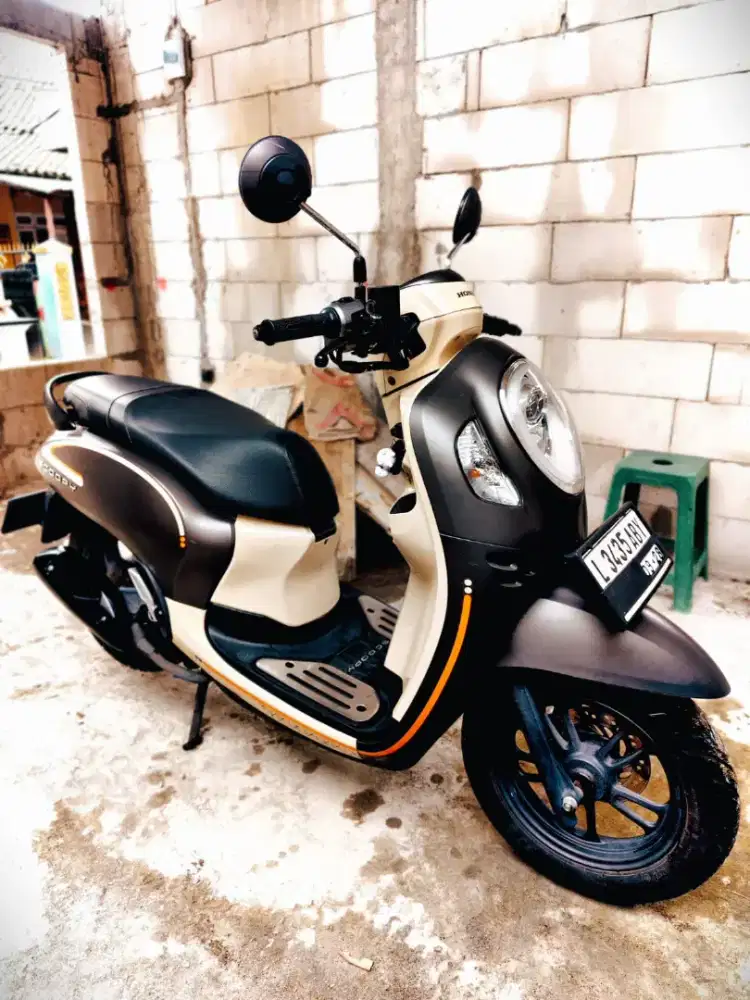 Scoopy iss 2023 plat L