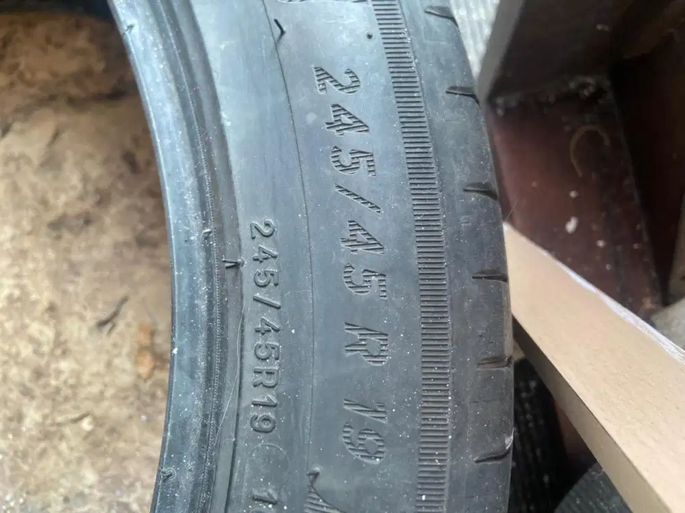 Ban 245 45 R19 Tebal