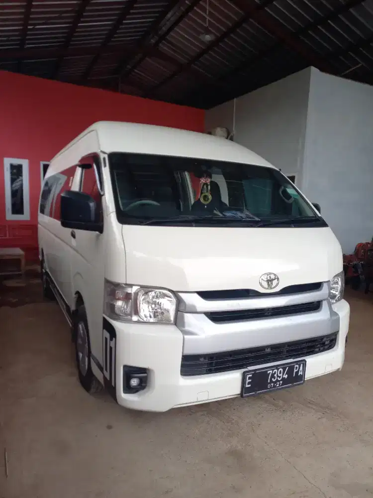 Toyota Hiace Commuter 3.0 2022 Putih Over Kredit