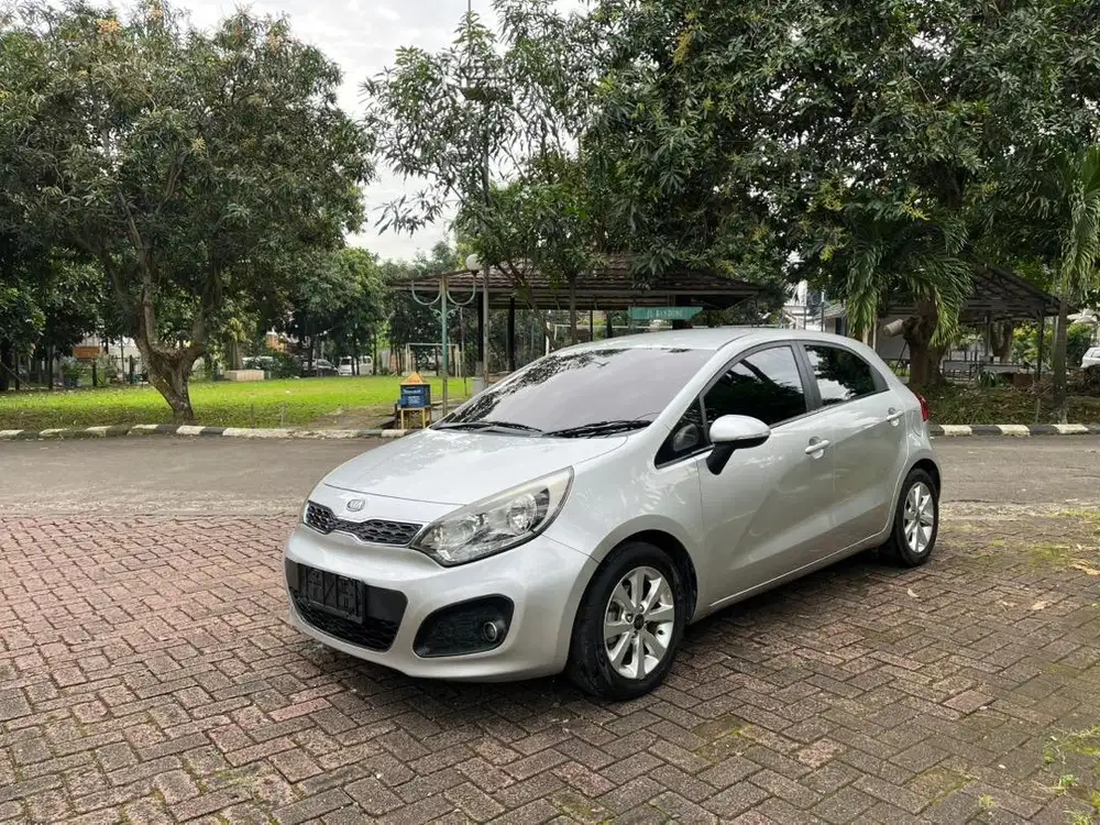 Kia Rio 2012 SE AT Istimewa