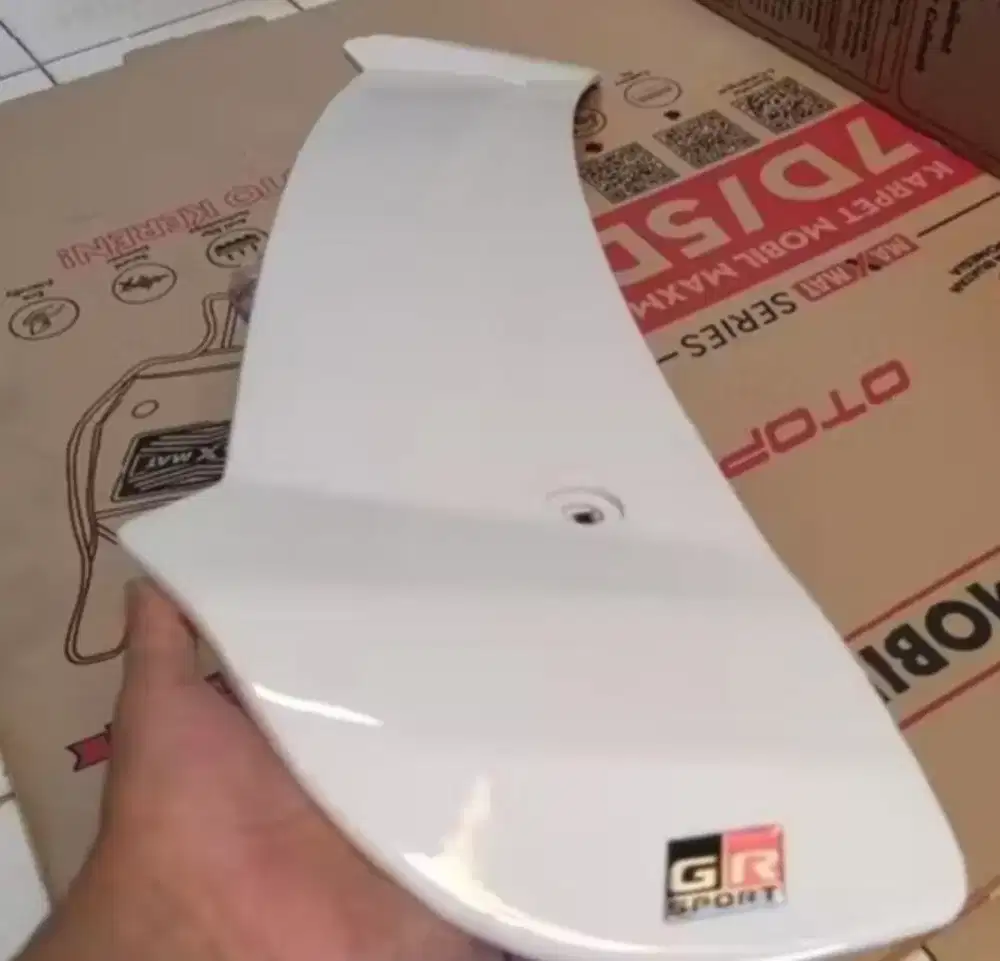 Avanza spoiler GR with lamp stop all new avanza