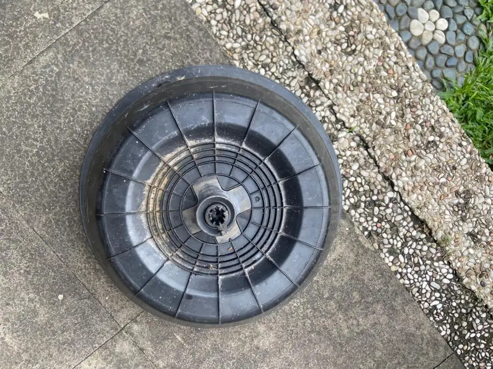 Dudukan ban serep mercedes w124 w201