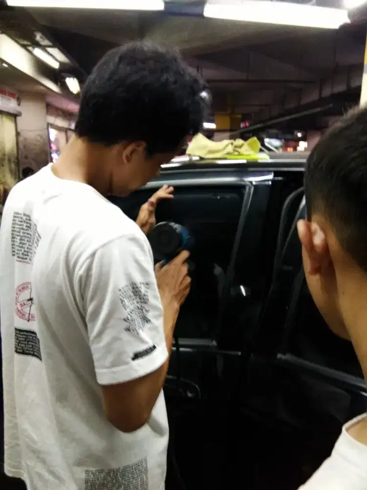 Kaca film mobil dan gedung