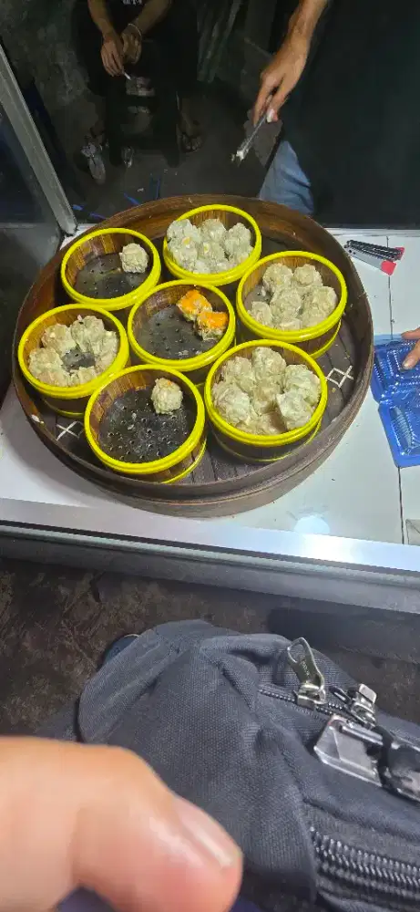 Stand jaga dimsum & minuman