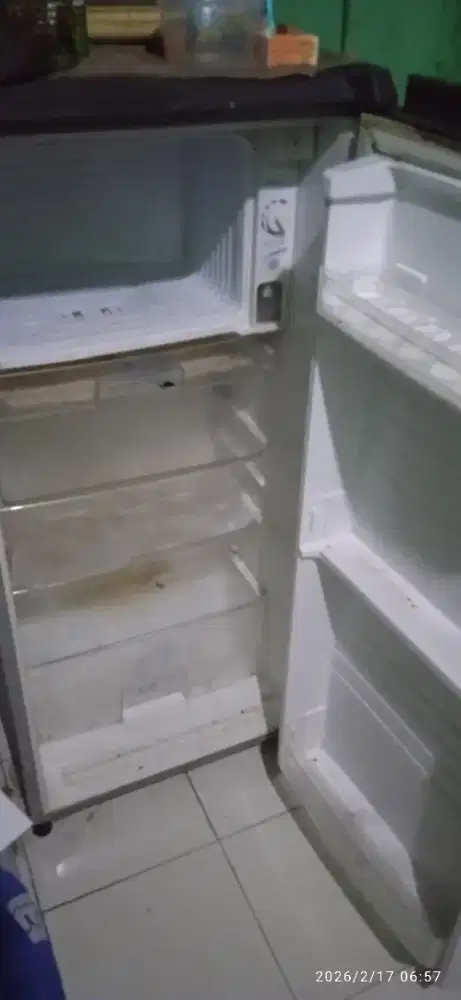 Di jual Kulkas rusak