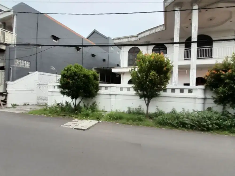 Rumah Raya Mojo Klanggru Rumah mewah lama, terawat, cocok untuk sekolah, tempat tinggal, klinik, dll
