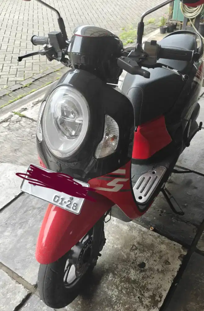 Scoopy hitam merah 2023 km rendah jarang pakai