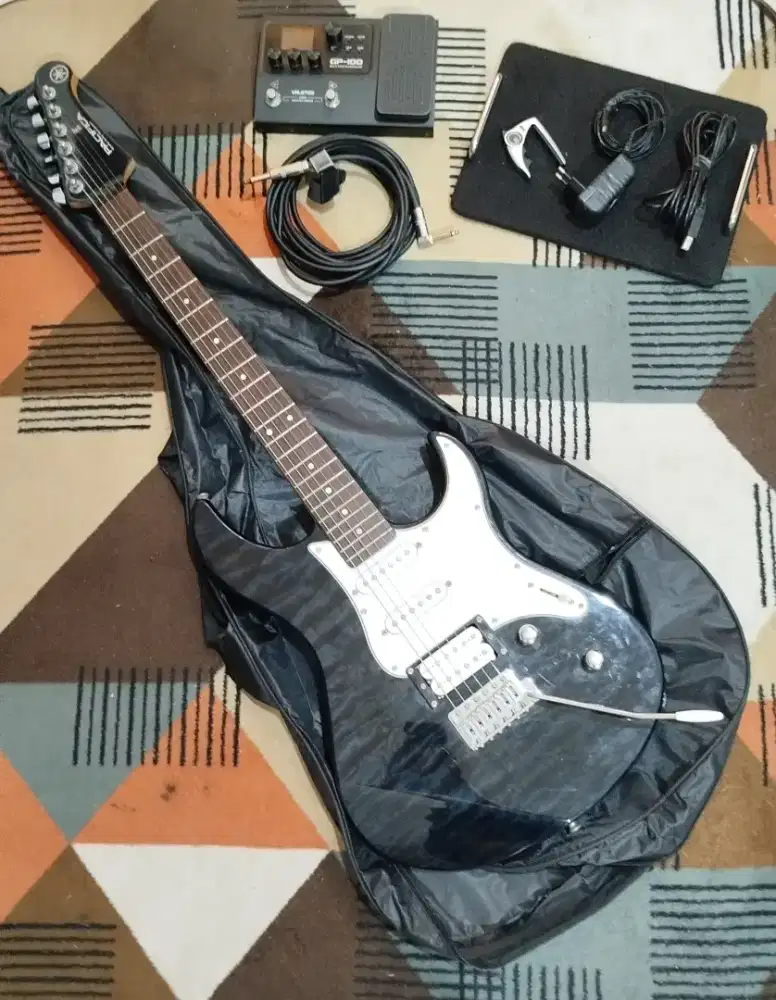 Yamaha Pacifica 212VQM , Valeton GP100 , Capo G7th Performance 3