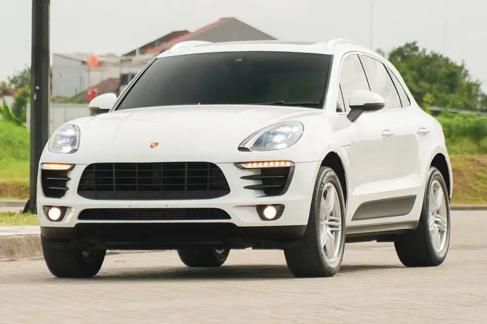 (DP 62jt) Porsche Macan 2.0L Turbo PDK 2017