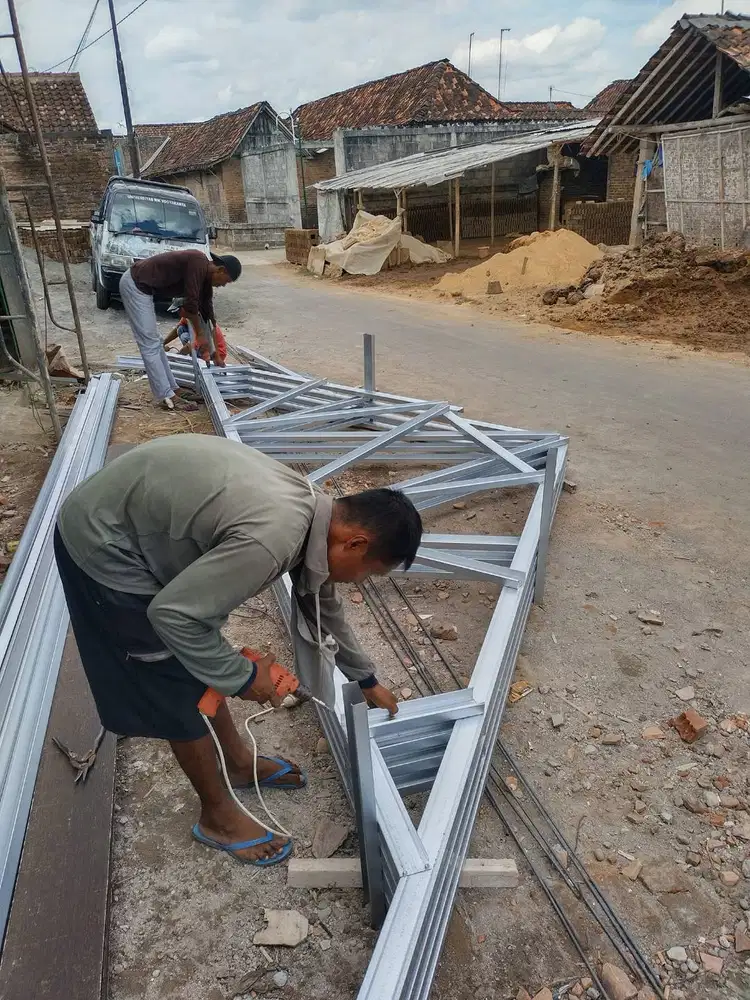 Baja Ringan Pasang Kuat Kokoh Pengganti Atap Yg Lapuk