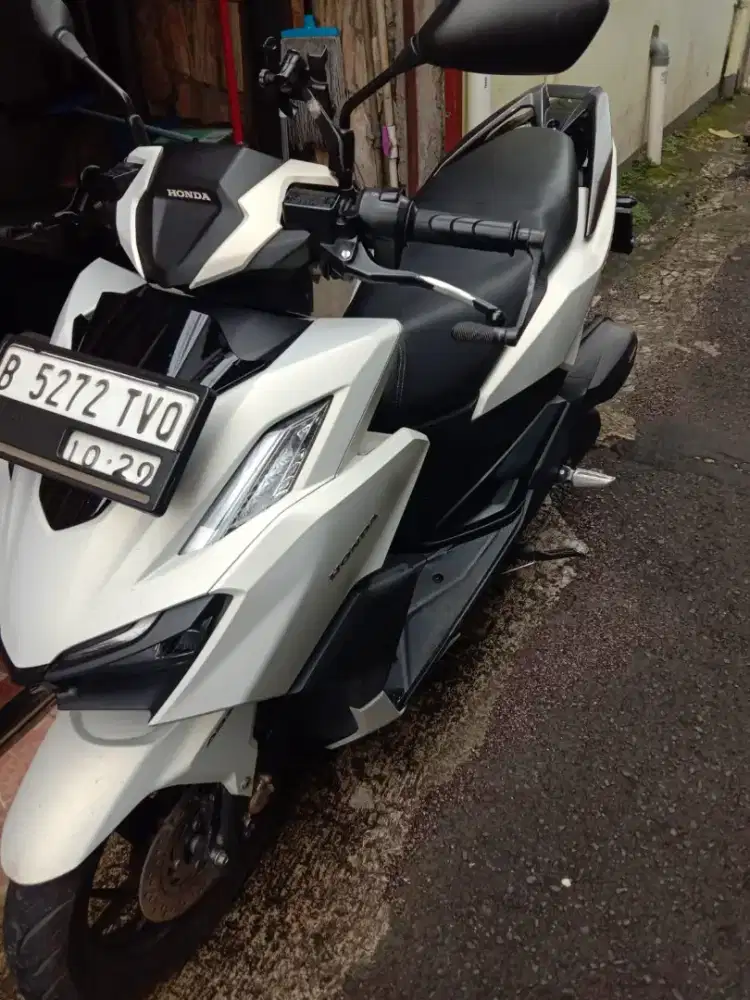 Honda Vario 160 Abs putih