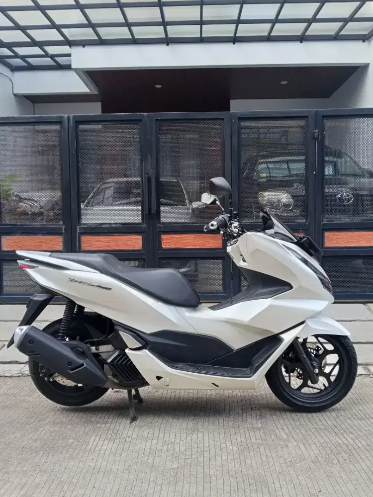 Honda new PCX CBS 160 cc 2024 seperti baru