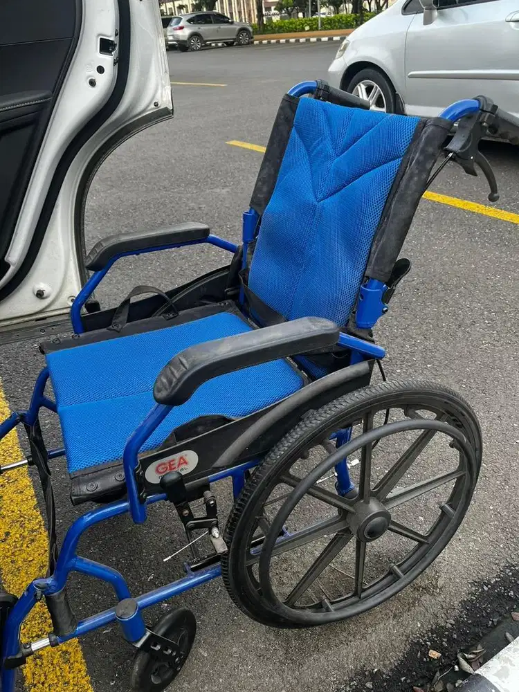 Kursi dorong - bangku dorong GEA medical