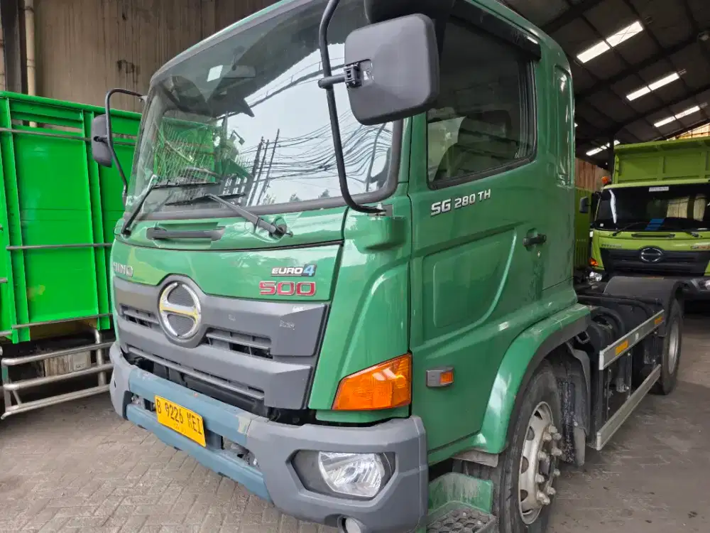 Hino SG 280TH Head Trailer 2024