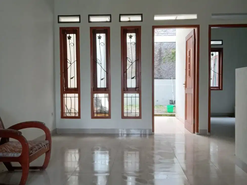 Rumah 2 Lantai di Komplek Taman Bumi Prima dekat Setraduta Sarijadi Gunungbatu